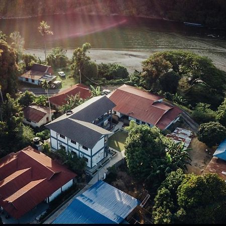 Tebing Guest House Taman Negara Malaysia Куала Тахан Екстериор снимка