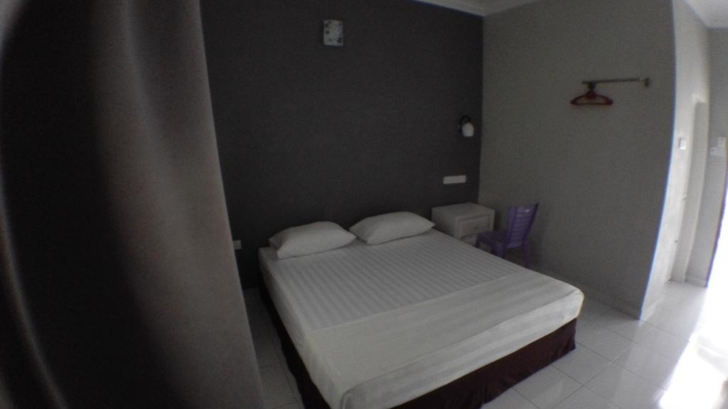 Tebing Guest House Taman Negara Malaysia Куала Тахан Екстериор снимка