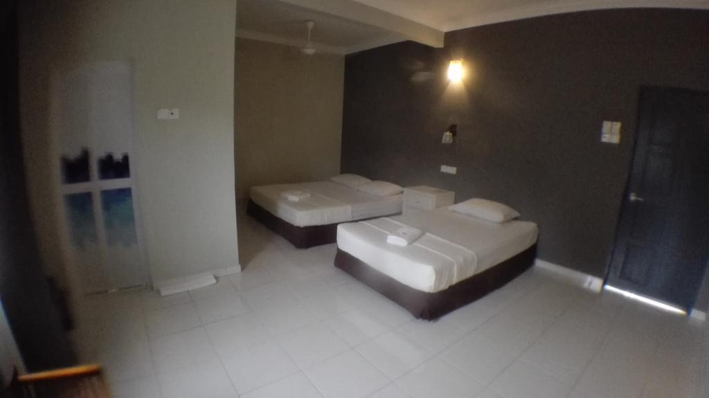 Tebing Guest House Taman Negara Malaysia Куала Тахан Екстериор снимка