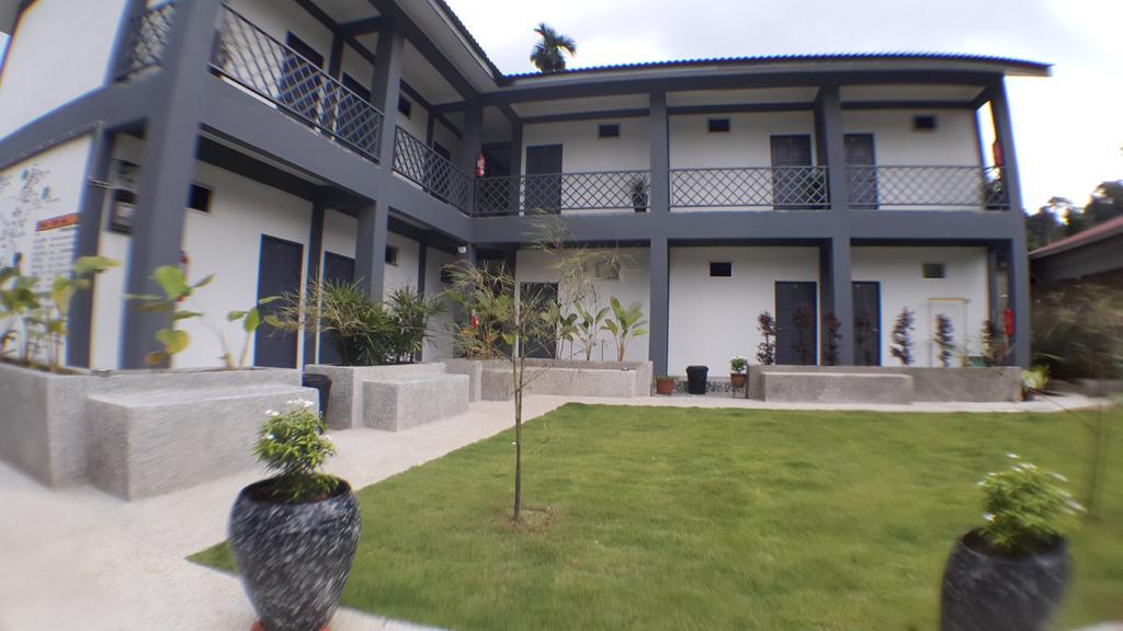 Tebing Guest House Taman Negara Malaysia Куала Тахан Екстериор снимка
