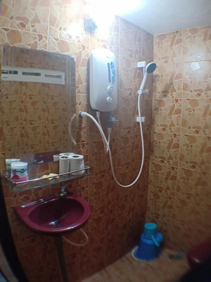 Tebing Guest House Taman Negara Malaysia Куала Тахан Екстериор снимка